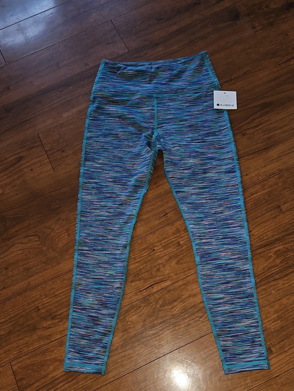 Aumnie Highwaist Ankle Crops Size M and NWT